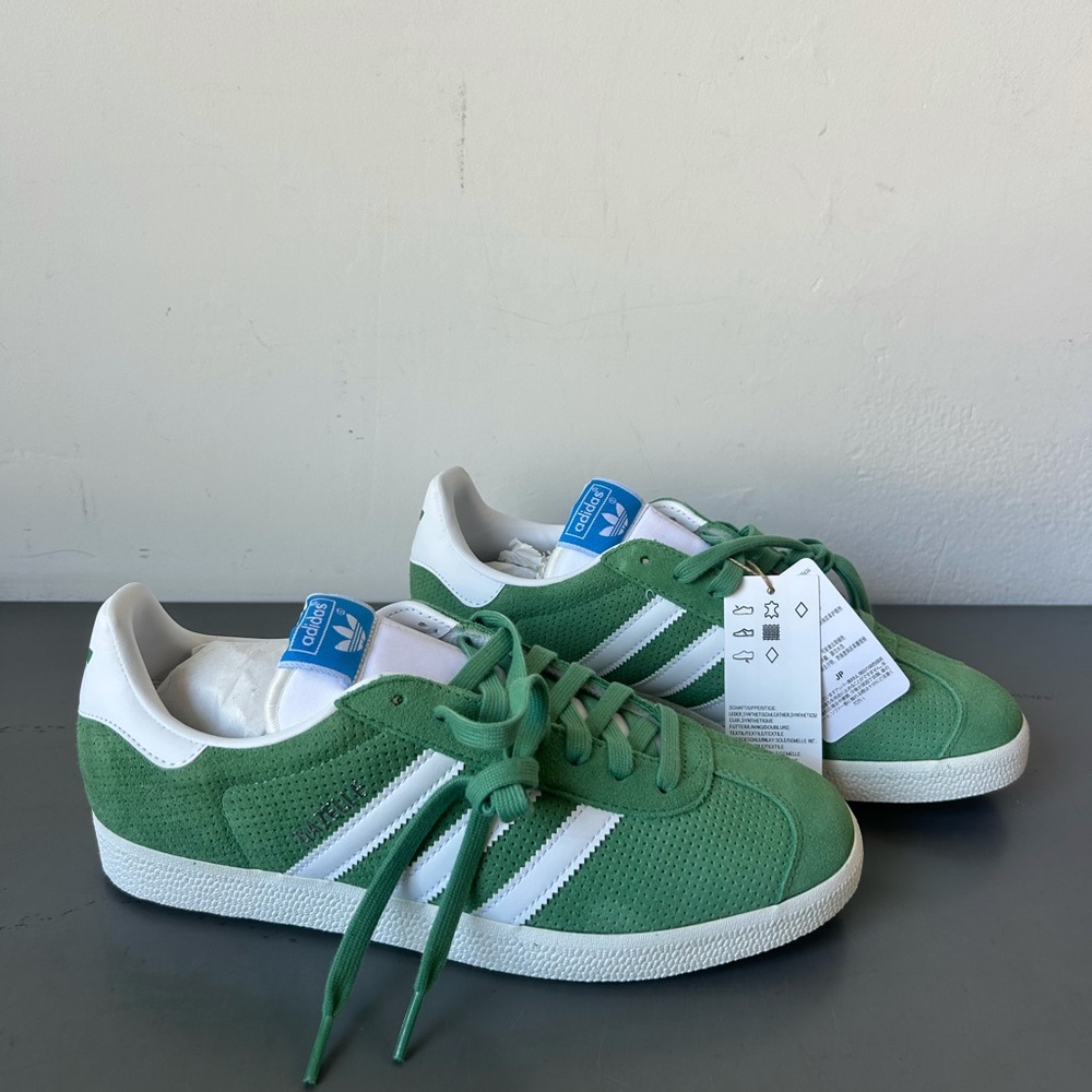 Adidas gazelle brand new green size 8.5 nwt